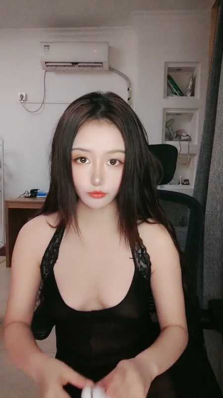 校花颜值女神 大鸭梨 多场黑丝20小时合集 [21V/17.3G]