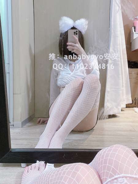 Anbabyovo安安 可爱白丝 [44P+3V/244M]
