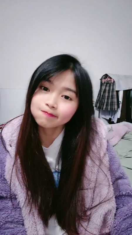 素颜眼镜小女神 不吃土豆 [4V/5.65G]