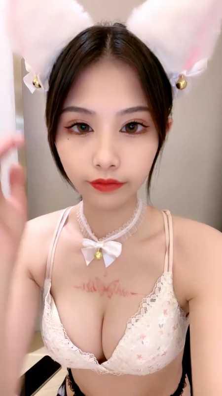 简直美到炸裂的白皙颜值女神 迷你羊羊 [6V/2.76G]