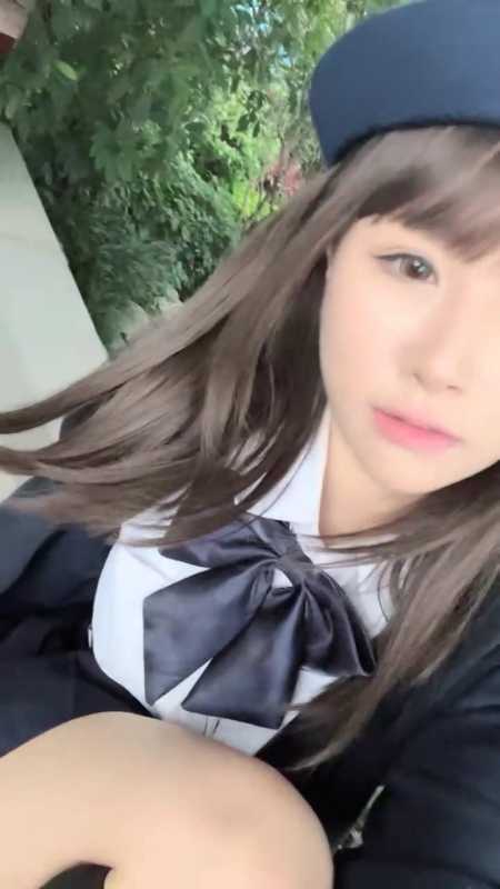高颜值女神 京鱼儿 学生服公园凉亭 [11V/1.95G]