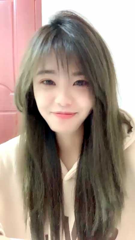 简直美到犯规的新人女神 小臭宝 [3V/2.23G]