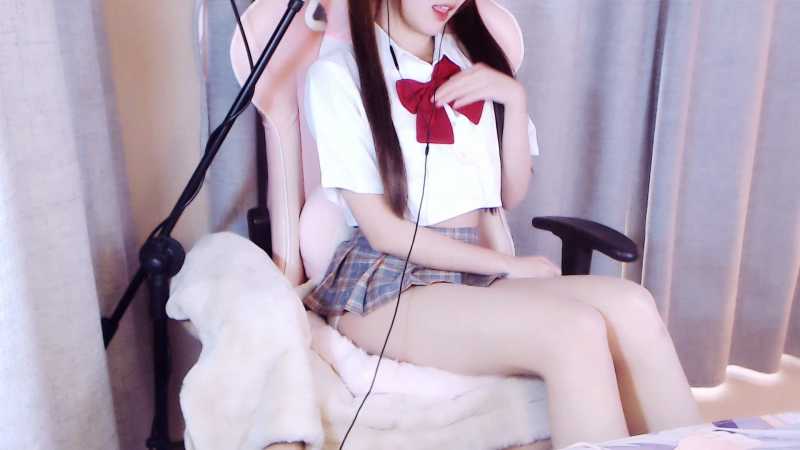 虎牙人气主播 小小奶瓶儿土豪生日火箭定制 [23P+3V/1.66G]