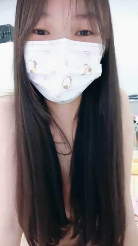 极品长腿眼镜反差双人妹子 傻憨憨 [2V/3.23G]