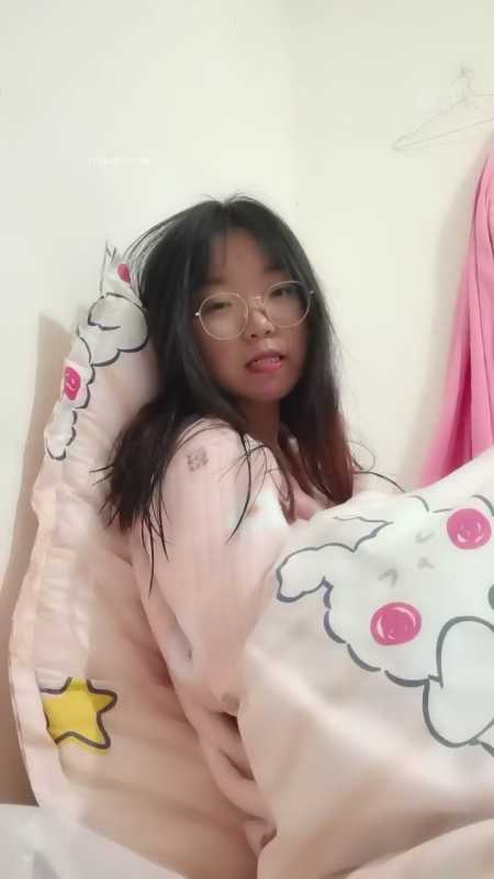 呆萌反差眼镜妹子 小清新 20小时合集 [25V/9.24G]
