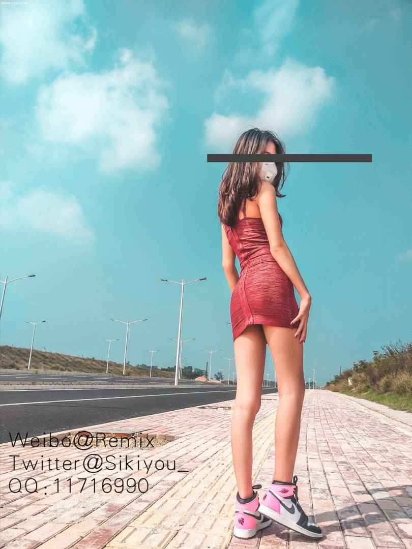 草莓味的软糖呀 室外玩拉珠 [27P+1V/859M]