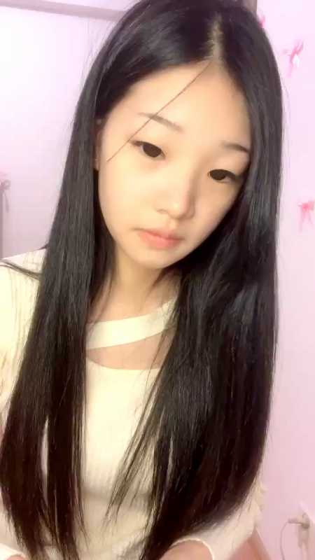 舞蹈系可爱学生妹子 猪猪 [5V/2.51G]