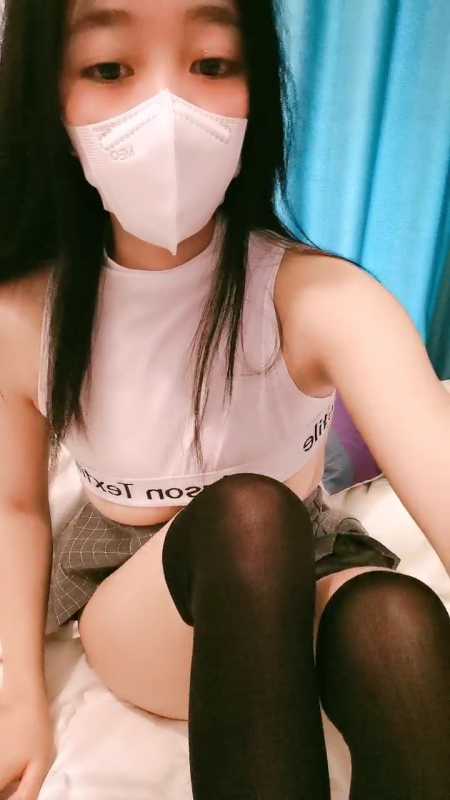 黑丝JK露脸高颜值清纯学妹 酱紫呀 [5V/3.73G]