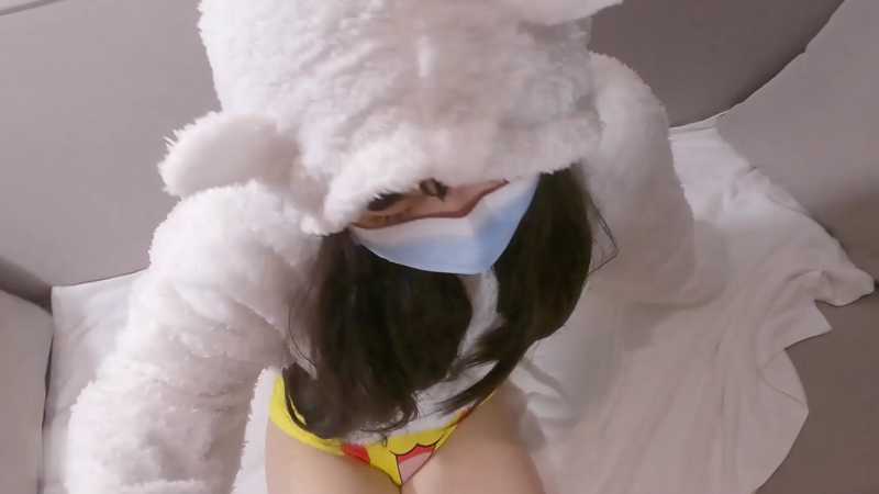 穿皮卡丘的JK兔头妹妹 [2V/1.37G]