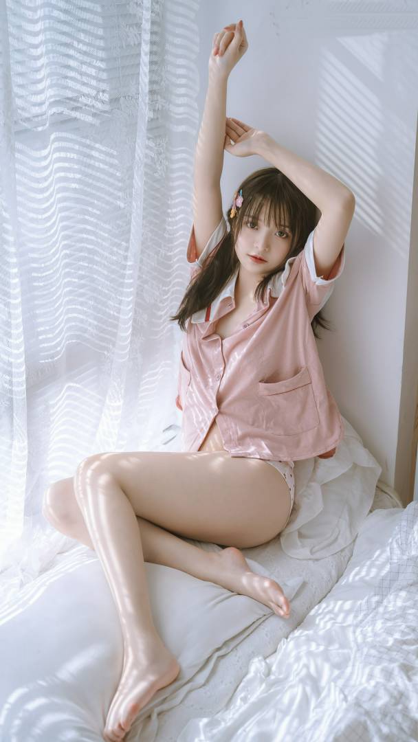 草莓味的奈奈兔 收费定制视图10套 [3.50G]