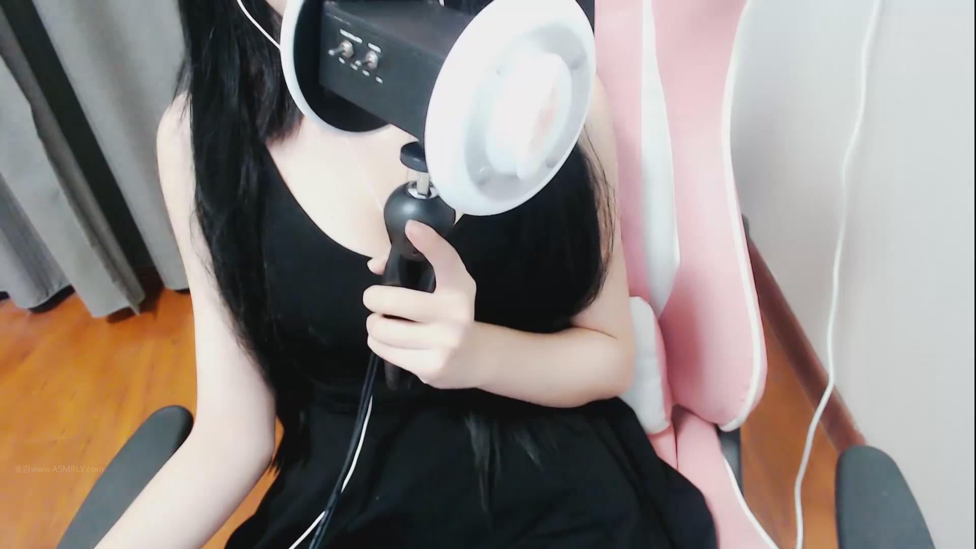 募九酱 - 温柔舔耳asmr视频 [1V/103MB]