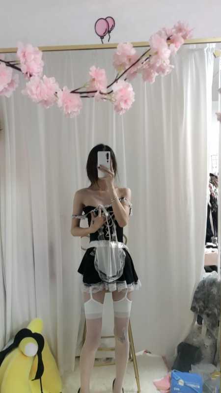 粉葡萄 超高价私信未流出定制女仆装 [1V/1G]