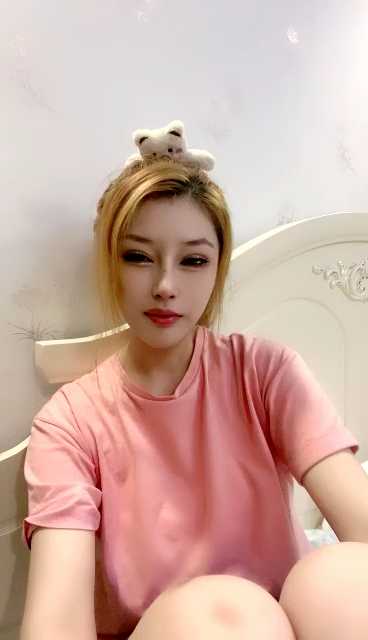 超级害羞的高颜值金发美女 御姐好冷 收费房 [6V/2.96G]