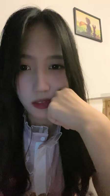 超级清纯美女 小困包 天价收费房 [2V/628M]