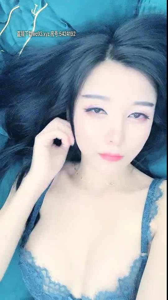 主播 奔波儿霸(是你的啵啵吖) 直播福利全套合集 [107V/53G]