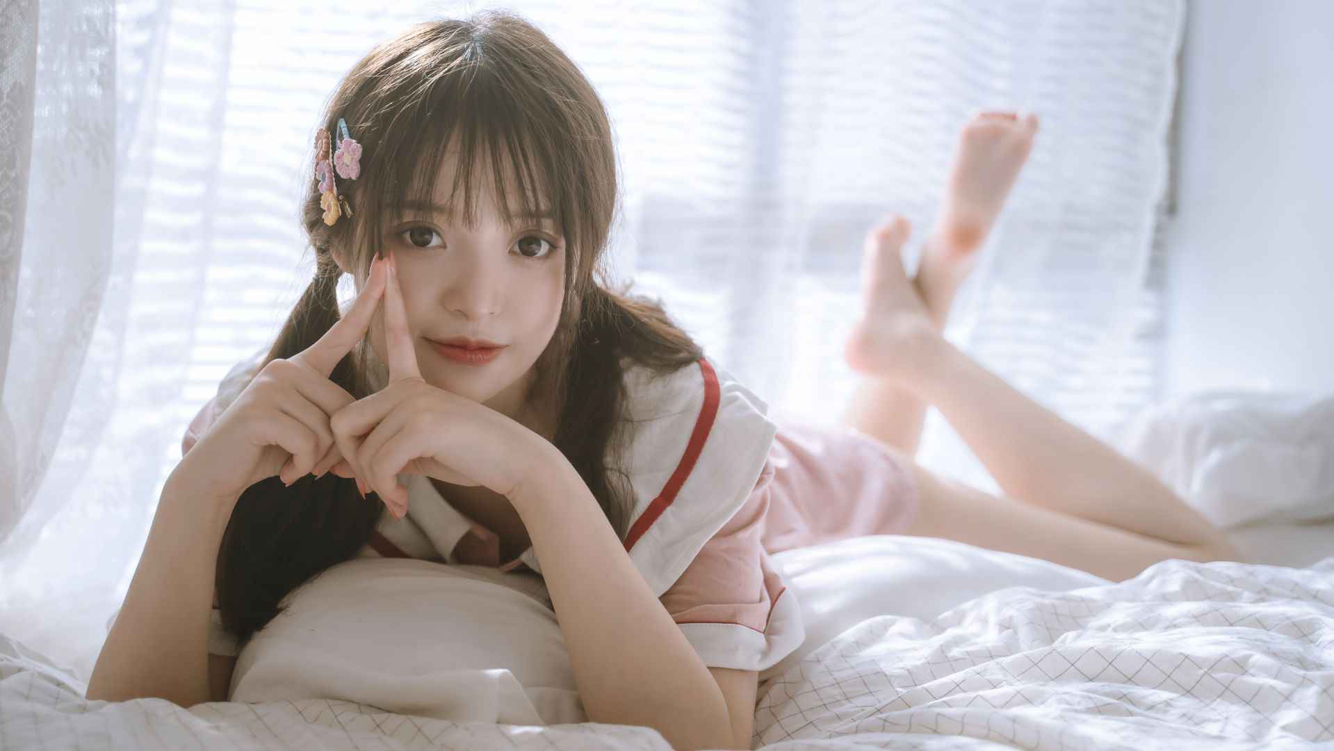 草莓味的奈奈兔 - Vol.01居家系列 [24P+1V180M]