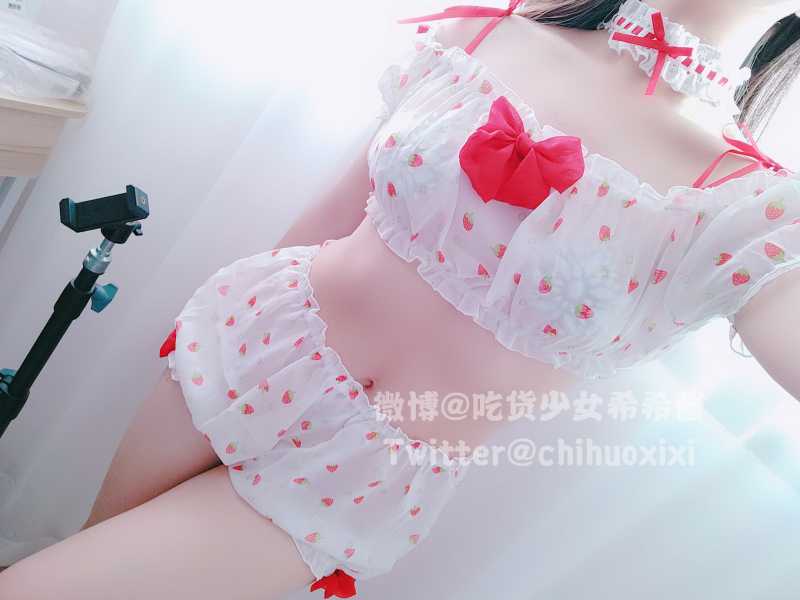 吃货少女希希酱 - 圣诞套 [19P+8V/432MB]
