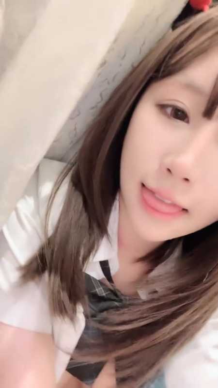 高颜值女神 京鱼儿 学生服公园凉亭 [11V/1.95G]