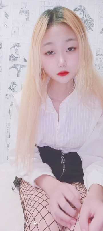 极品颜值妹妹露脸各种制服6部 [6V/1.31G]