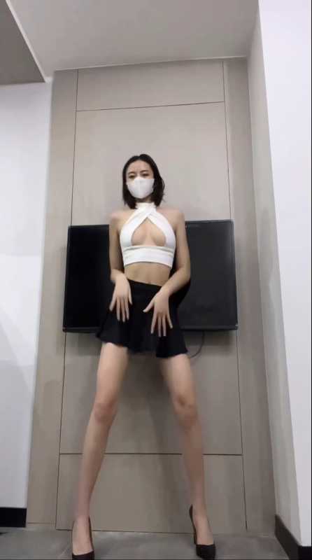 御姐长腿女神 小西西 付费VIP群 第三弹7部 [7V/765M]
