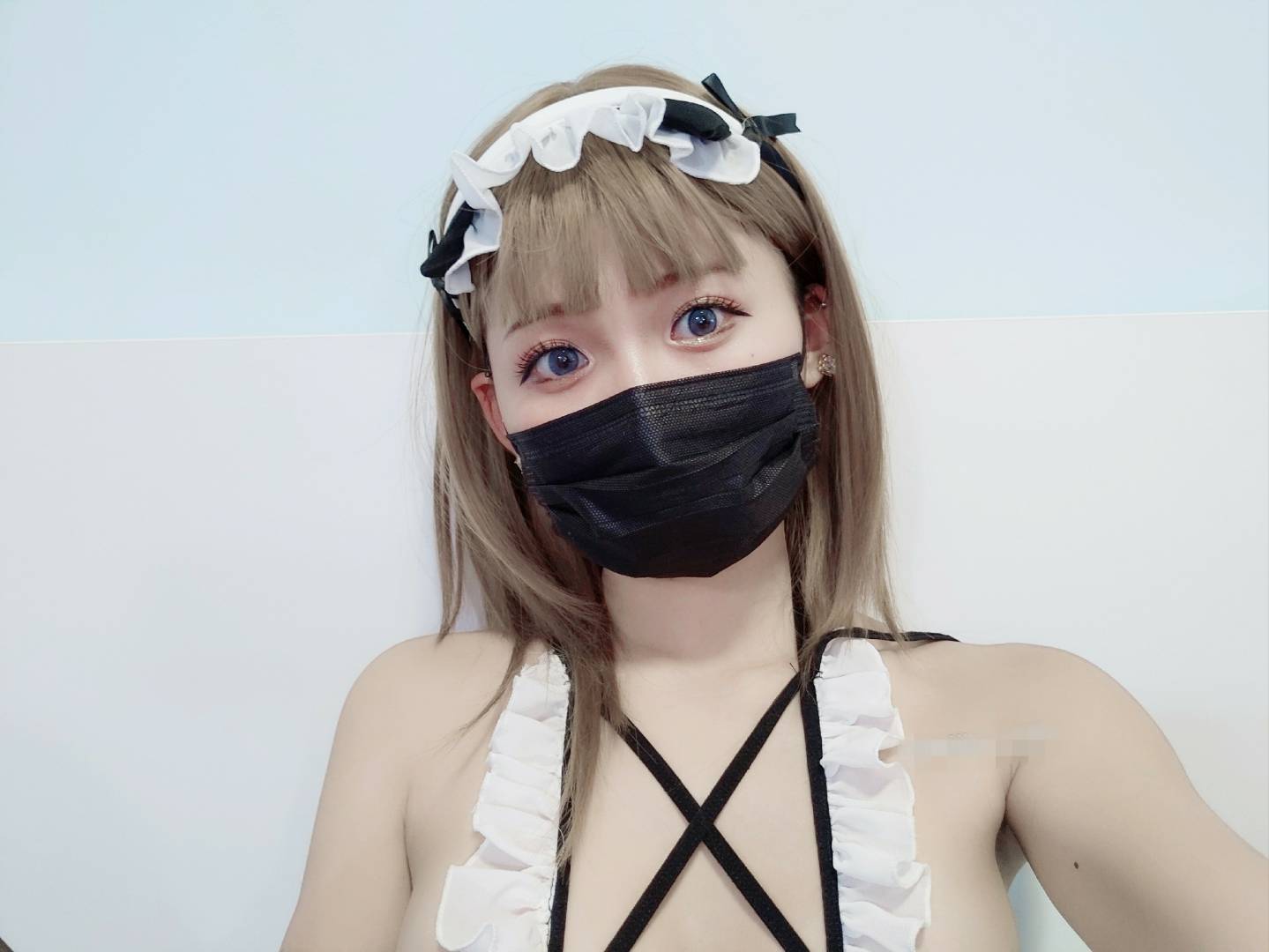 白袜袜格罗丫 - 女仆不乖 [14P+1V/292MB]