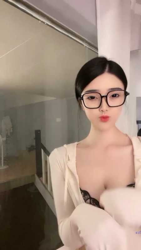 小家碧玉型苏州女神主播 susulucy [2V/1.38G]