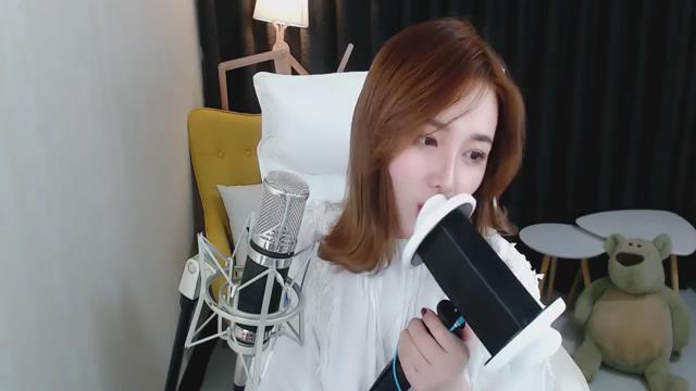 路璐呢 - ASMR舔耳视频5部 [5V/852MB]