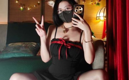 Naimi奶咪 圣诞特别企划+11月定制视图 [51P+9V/5.34G]
