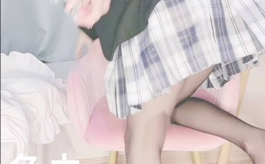 鱼丸崽崽 黑丝JK7分钟 [1V/550M]