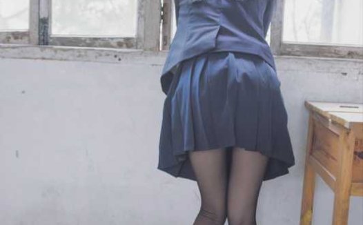 萌兰酱 – 在废弃学校的近距离摄影 [90P+1V/377MB]