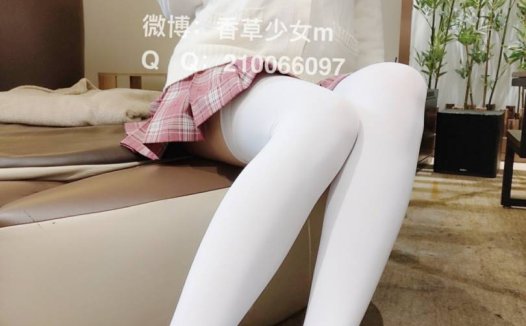 香草少女M(九尾狐狸m)私人影院内的吮指JK娘 [38P+3V/501M]