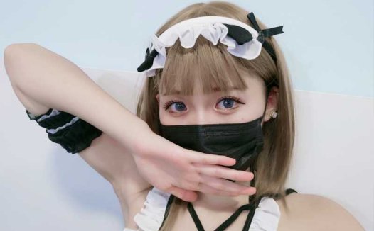白袜袜格罗吖 – 淘气女仆 [13P+2V/654MB]